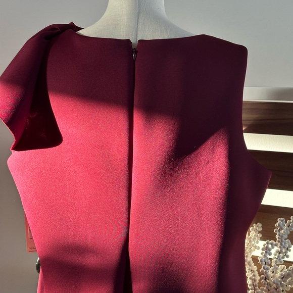 🎄🎄Elegant Burgundy Ruffle Dress - Picture 6 of 9
